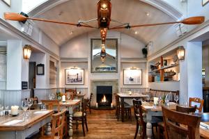 Cosy Double room in The Bridge Pub & Rooms