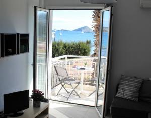 Apartments MARE BLU by the sea.