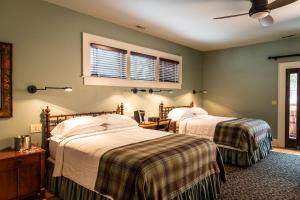 Apartment with Balcony room in Hotel Broad Ripple