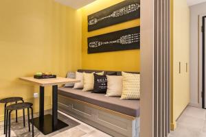 Modern Design Acropolis Flat