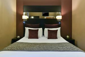 Two-Bedroom Apartment room in Fraser Suites Glasgow