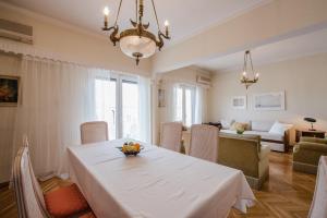 Retro Apartment at Trendy Exarcheia