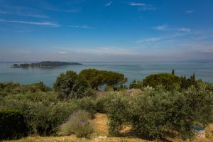 Bianca la Luna amazing villa lakeside view