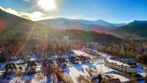 Komuny Paryskiej, Sun & Snow