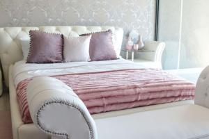 GORDONs SHORE LUXURY APARTMENTS - Solar Powered