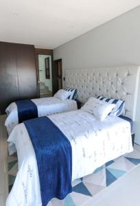 GORDONs SHORE LUXURY APARTMENTS - Solar Powered