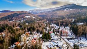 Moniuszki, Sun & Snow