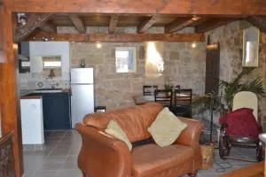 Henrietta's - Faycelles