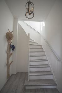 Luxury Upstairs & Downstairs Apartments