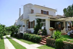 Villa Nicanda- 100 MT dal mare- giardino