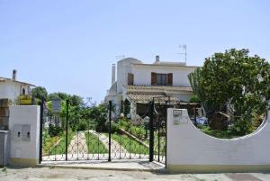 Villa Nicanda- 100 MT dal mare- giardino