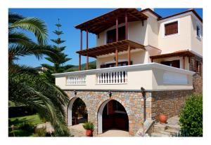 Alonissos beach villa 5 steps away from the sea Alonissos Greece