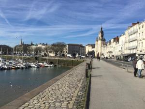 Appartements Appartement centre ville pres du port avec parking et wifi : photos des chambres
