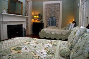 The Tyler  room in Lafayette Inn & Restaurant