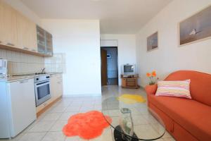 Two-Bedroom Apartment Crikvenica near Sea 6