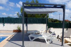 MEDDAYS VILLA AMPARO