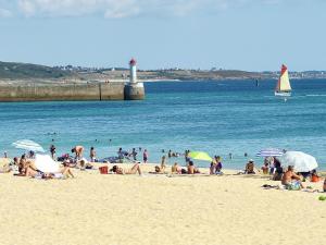 Maisons de vacances Rural holiday home near beach culture and recreation in the tip of Brittany : photos des chambres