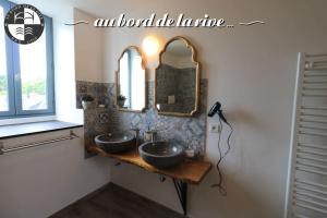 B&B / Chambres d'hotes Au Bord de la Rive B&B : Chambre Double avec Salle de Bains Privative