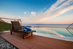 Villa View a luxury villa in Makarska, heated private pool, jacuzzi, gym