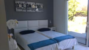 B&B / Chambres d'hotes Les Chenes : Chambre Lits Jumeaux - Vue sur Jardin