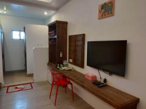 Phòng Giường Đôi Nhìn Ra Hồ Bơi (Double Room with Pool View)