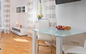 One-Bedroom Apartment room in Waldhaus