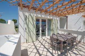 Les Maisons Apartments