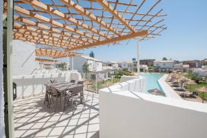 Les Maisons Apartments