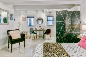 Artistic Antibes Apartment