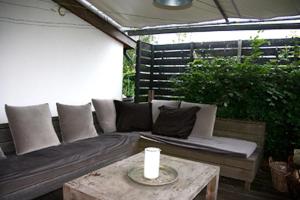 Garden House, Private studio apartment with wifi and free parking for 1 car