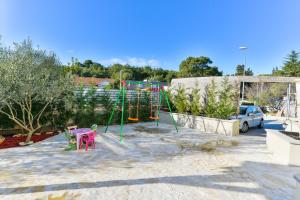 VILLA NIKO with private swimming pool