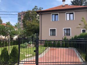 Apartament Pernik Center