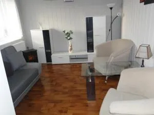 MONIUSZKI-OPERA - Бытом