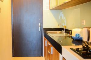 Simply Homey Studio Room at GP Plaza Apartment By Travelio