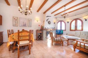 Villa Ritter - three bedroom with private pool - by Holiday Rentals Villamar