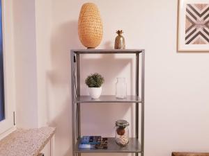 25mn to HH-2BR Kitchen&Netflix