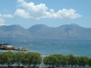 Stunning Seaview Town Apartment - 阿基欧斯尼古拉斯