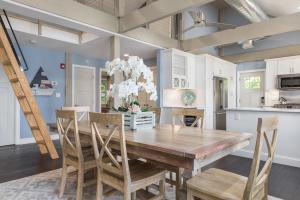 Luxury Marblehead Condo