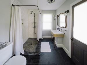 Burdett House Bed & Breakfast