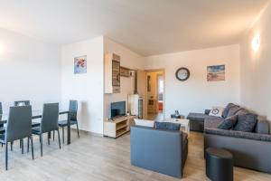 Pasko 3 modern furnished ap for 7 