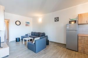 Pasko 3 modern furnished ap for 7