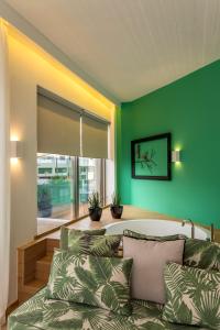 Kalamaki Luxury Suites