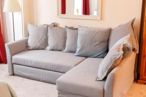 Stylish Town Centre Apartment Close to Beach and Shops