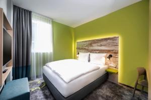 Standard Double Room room in ibis Styles Stuttgart Vaihingen