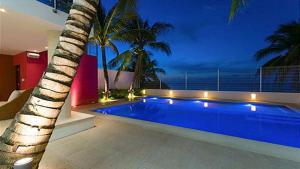 Luxury beachfront villa in Cozumel - CortesStars