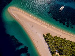 5 min from beach and center of Bol