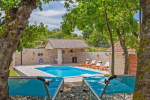 Maslina in Popovići (Haus für 5-7 Personen)