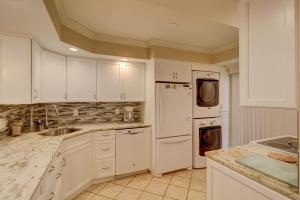 Two Bedroom Apartment  room in Island Club 3