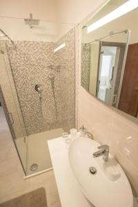 Apartments and Rooms Irena