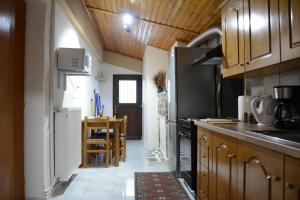 Yiannis House